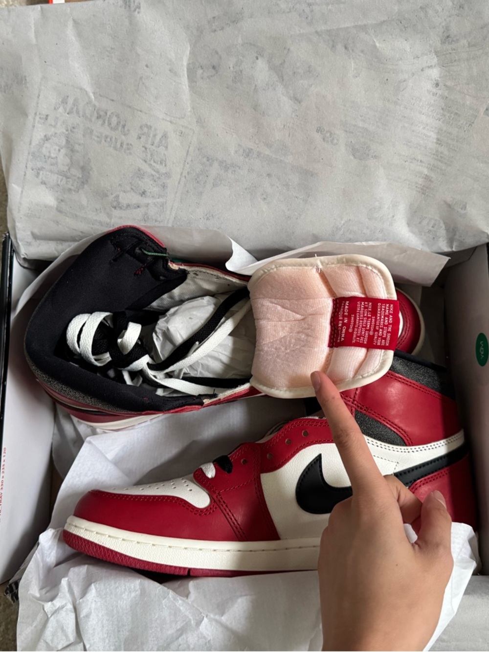 Jordan 1 Retro High OG “Chicago Lost and Found” — Size 10 Men - Picture 3 of 9